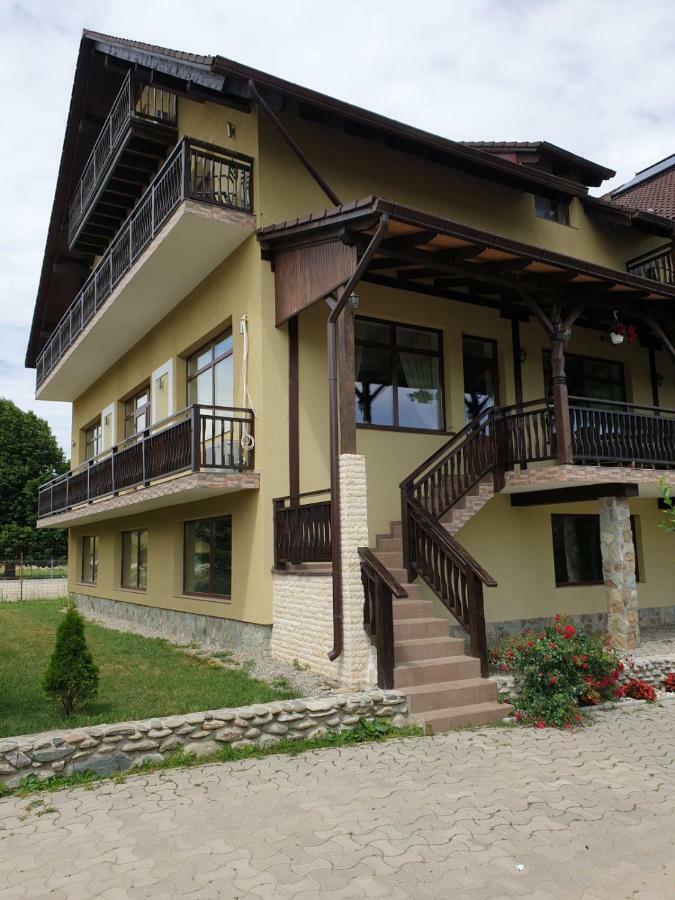 Pensiunea Roua Muntilor Simbata de Sus Luaran gambar